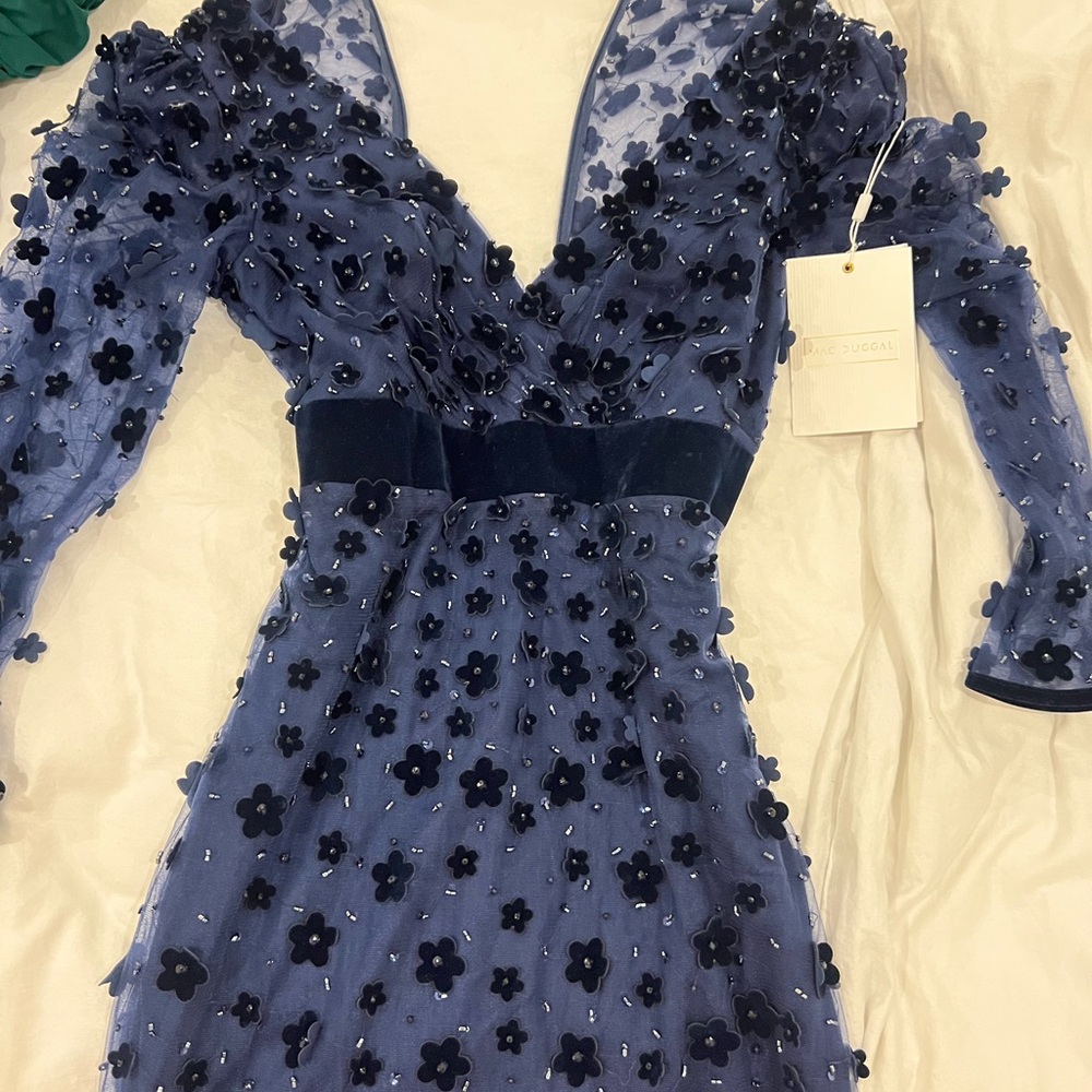 Brand new Mac Duggal style 6707 with tags